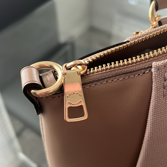 NEW Coach Badge Jacquard Elise Satchel in Chalk Taupe - Picture 8 of 13